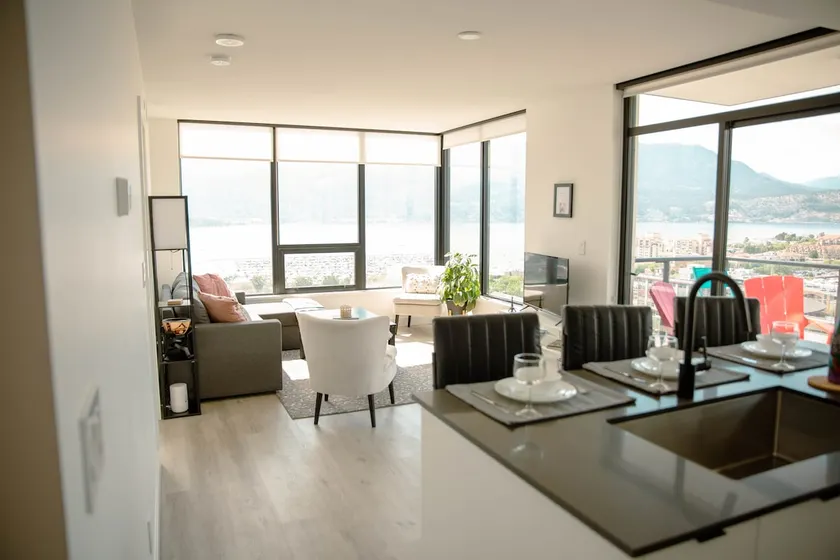 Lake View Sky Condo - Image 1