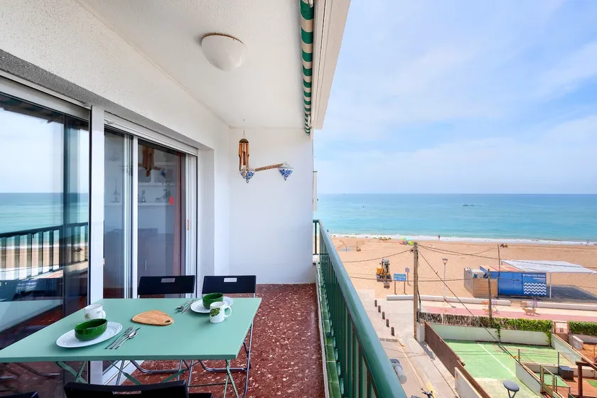 LG sea views - Image 1