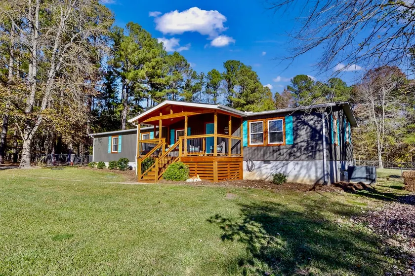 Falls Lake Cottage@Rolling View with saltwater hot tub, fire pit & screen porch - Image 1