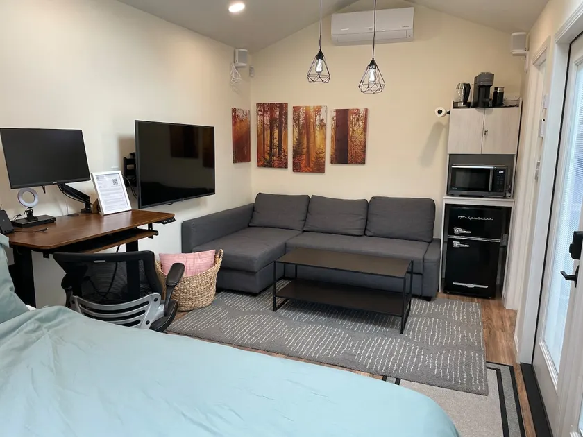 Modern guest house in great location - Image 1