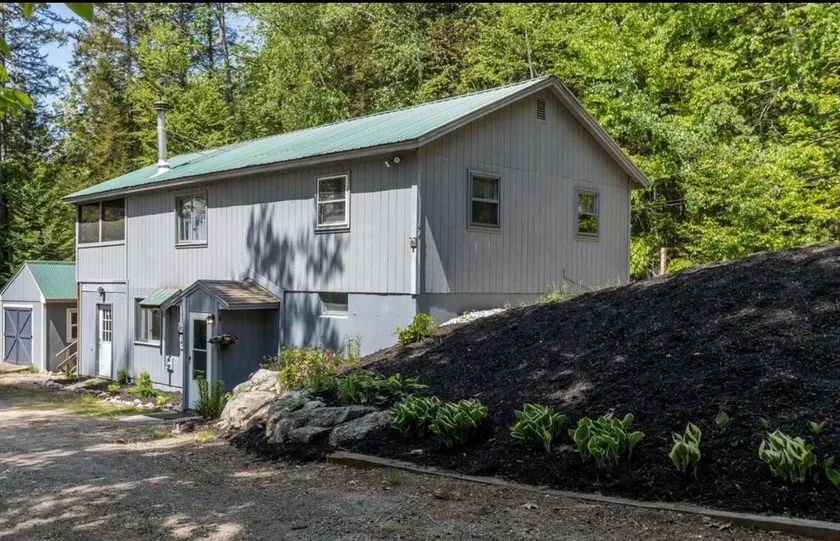 4 bedroom house with Hot Tub, close to skiing and Moose Pond - Image 1