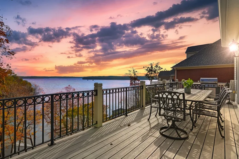 Luxury Pickwick Lake home with Million Dollar View - Image 1