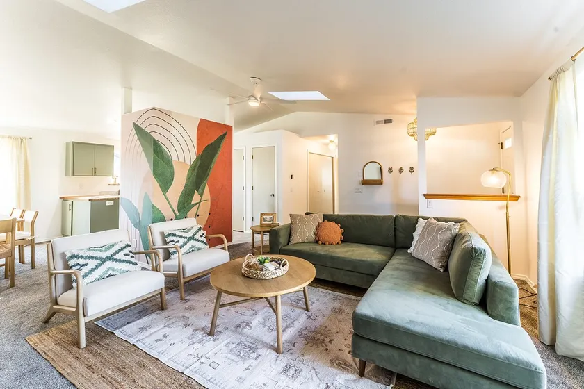 Cozy Family Retreat: Midtown Near Park+Fenced Yard - Image 1