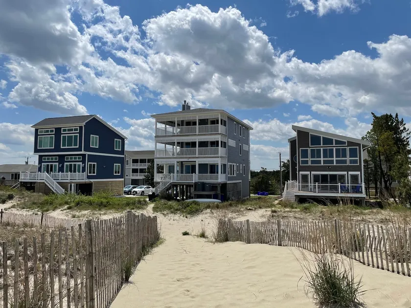 Piper's Paradise -  Beachfront, Views, Sonos, Sauna, Tesla charger, Arcade - Image 1