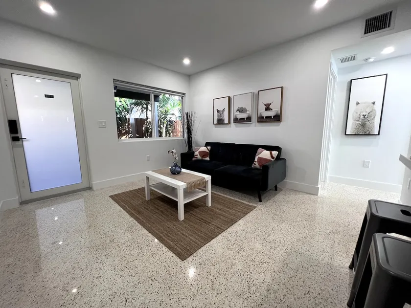 Casita 1 Luxury Chic w/Parking Coconut Grove - Image 1