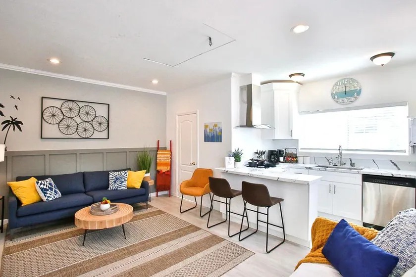 King Garden Suite - 10 mins to Beach and LAX - Image 1