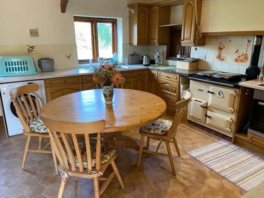 The Swallows :A cosy cottage in the countryside. - Image 1
