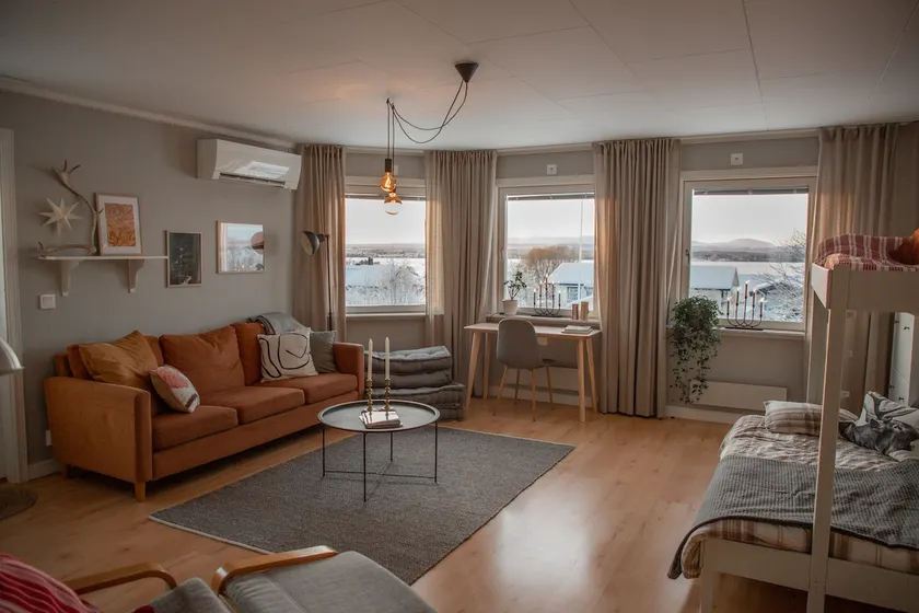 Cozy mountain view apartment - Image 1