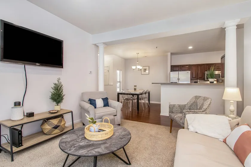 ND Events or Business Short Stay Modern Condo - Image 1