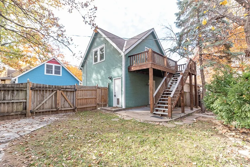 Adorable guest house with free parking - Image 1