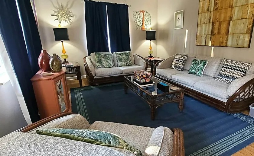 The Jackie O ~ One Bedroom Relaxing Retreat - Image 1