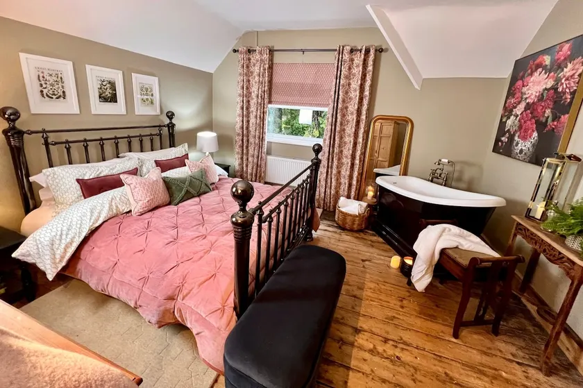 6 Luxury home near family park Pet friendly - Image 1