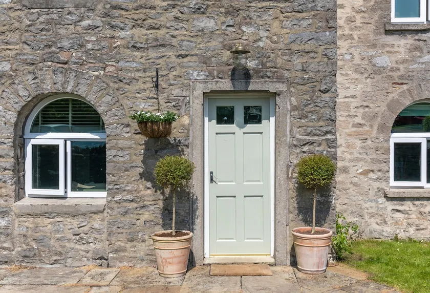 Idyllic 3-Bed Cottage | Large Hot Tub & Fireplace - Image 1