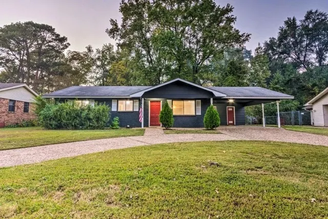 Cheerful 3 BR 1.5 BA Home in Great Neighborhood! Recently Renovated!  - Image 1