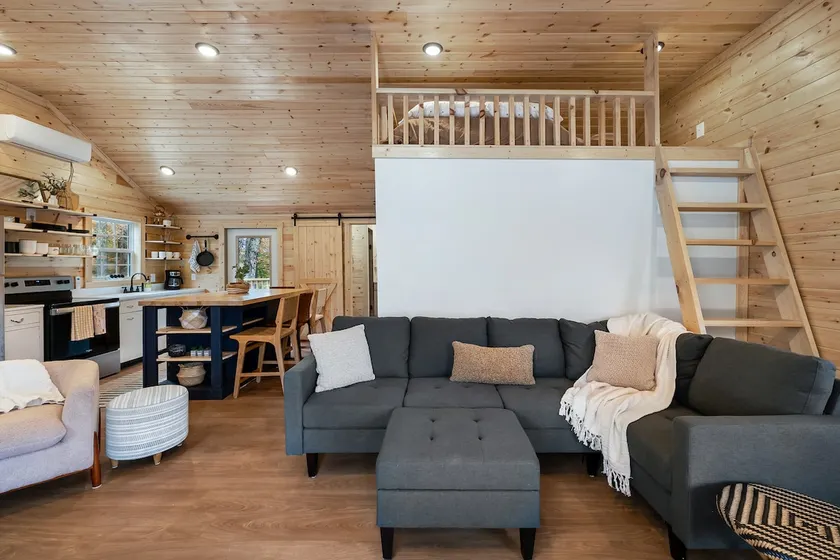 Beautiful cabin just seconds from Dale Hollow Lake - Image 1