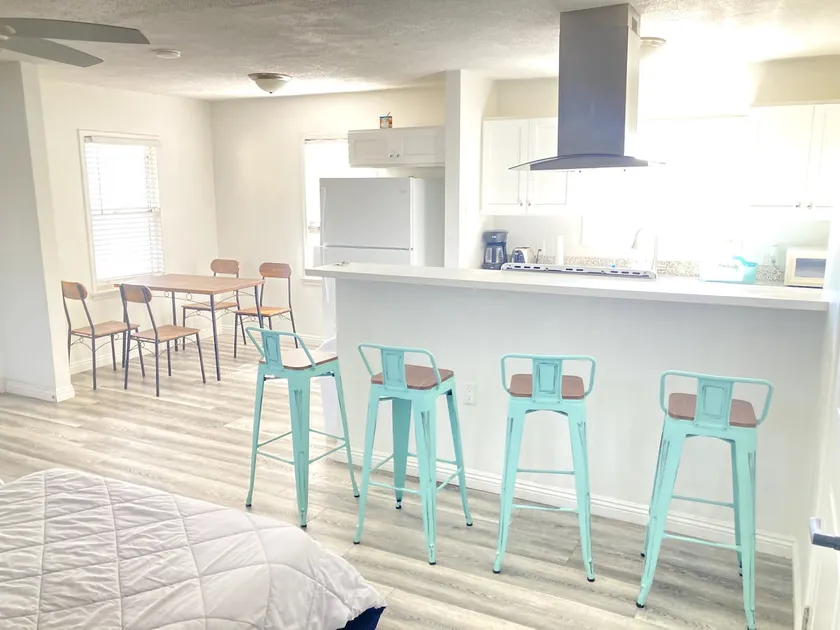 Little Betty’s Hideaway. No cleaning fee - Image 1