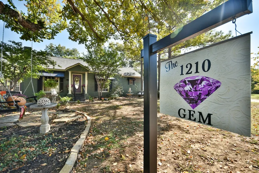 Fine Luxurious Gem, town amenities, golf course - Image 1