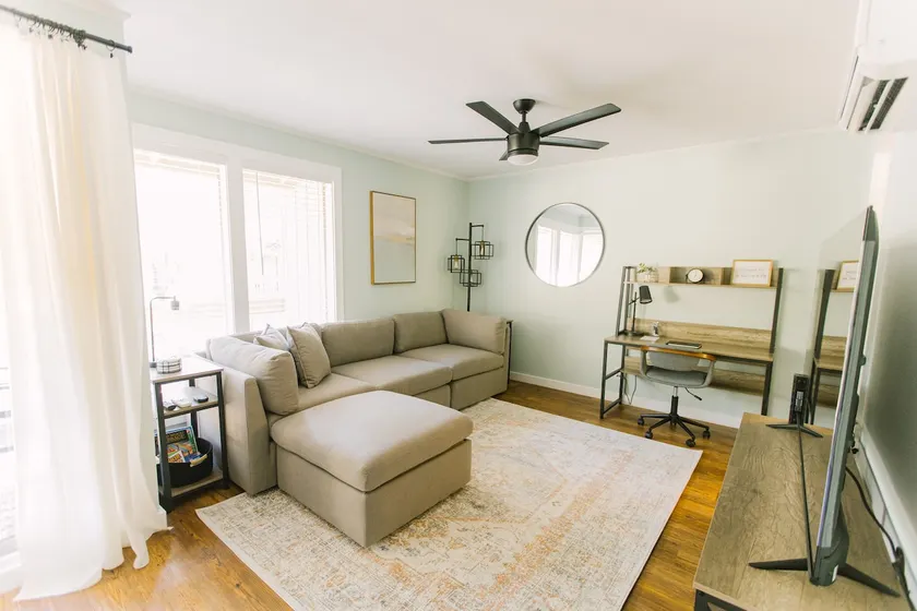 Relaxing Condo with King Size Bed Close to I-10/98 - Image 1