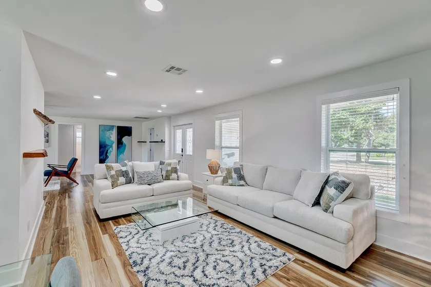 *NEW!* Modern Luxury 3-Bedroom Getaway - Image 1