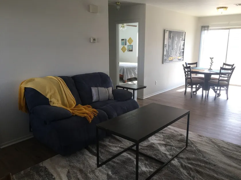 Escape to the sun- two bedroom near skydiving - Image 1