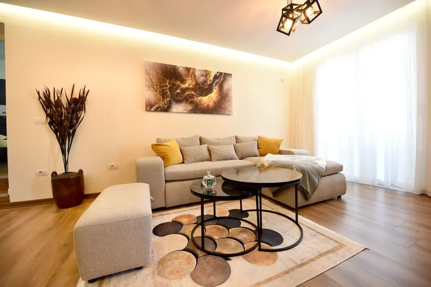 Noir, 2 bedroom apartment in the heart of the city - Image 1