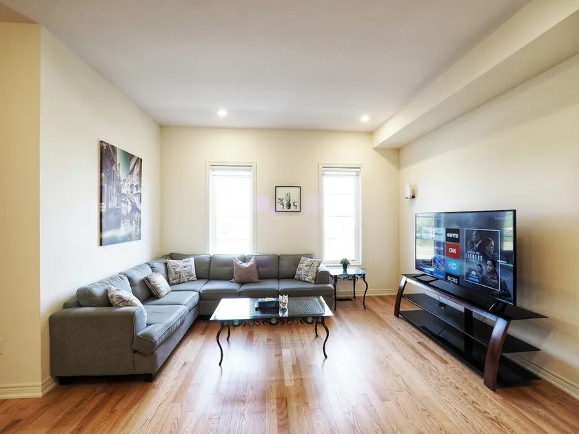 Lovely Three Bedroom Homes in Great Toronto Area - Image 1