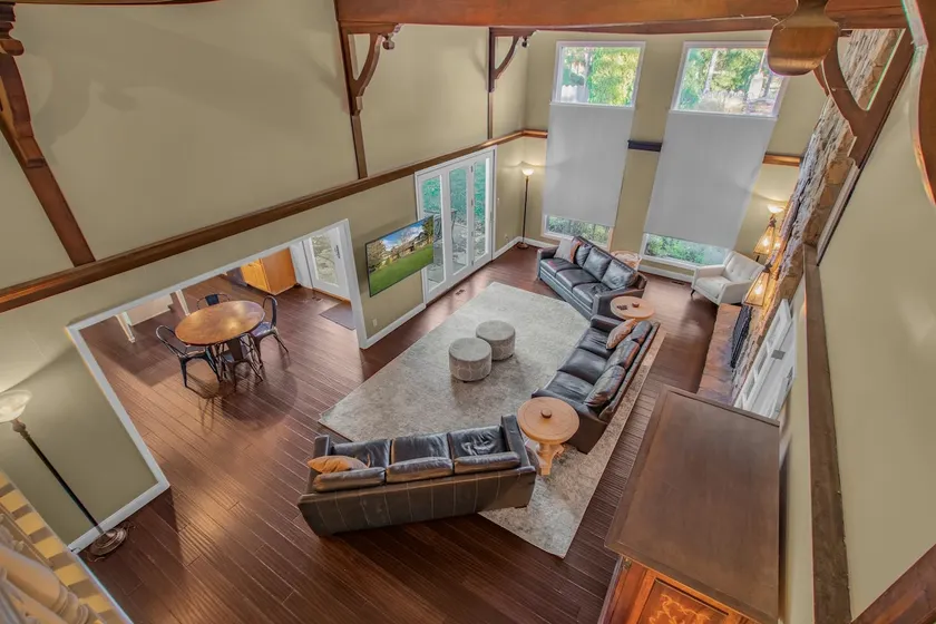 Amazing Spacious Luxurious Home - Sleeps Up To 16! - Image 1