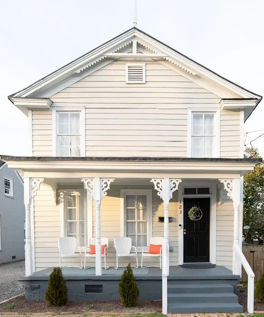 Fenced Yard. Dogs Welcome. Walk to Downtown! - Image 1