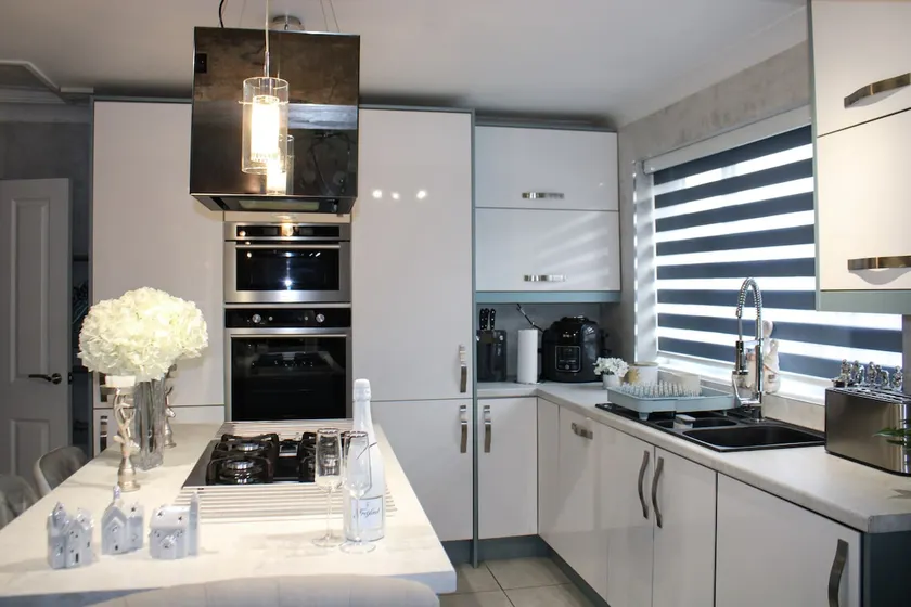 Stylish 4-Bedroom House near NEC/BHX - Image 1