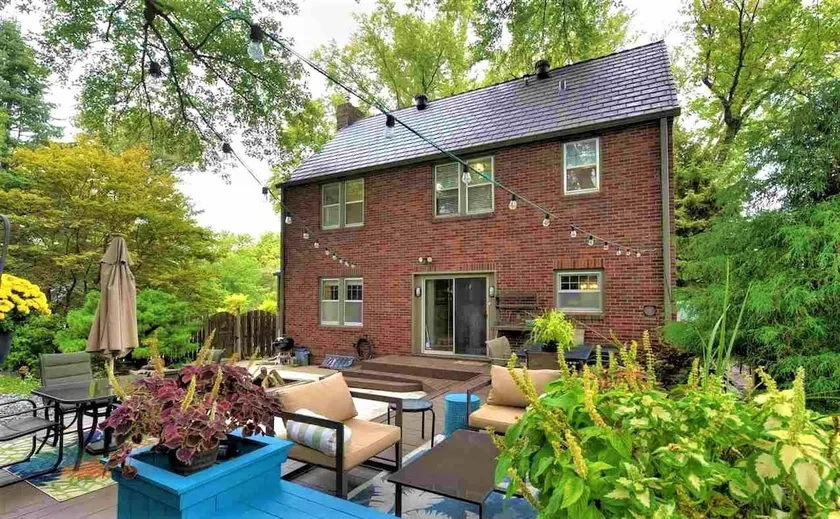 Peaceful Hillside Retreat Firepit & Spacious Yard - Image 1