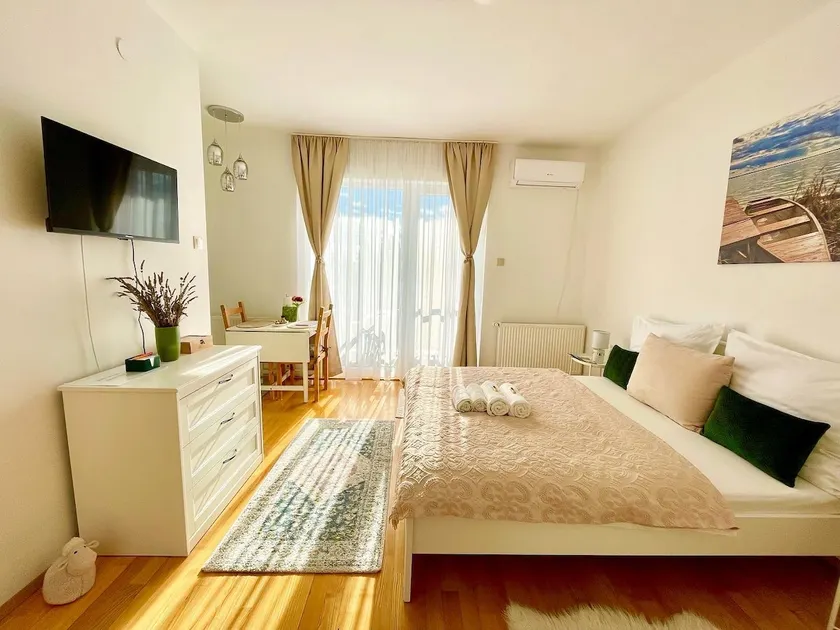 Libás Apartman - Image 1