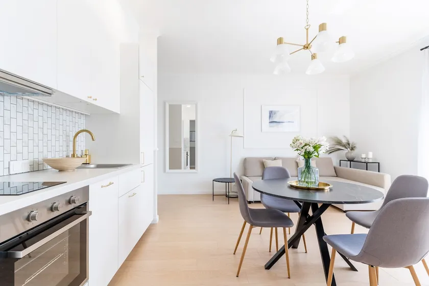 Beautiful 2 bedroom Apartment next to Lake Ukiel - Image 1
