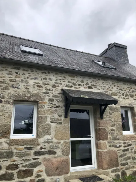Stone house with fireplace - Image 1