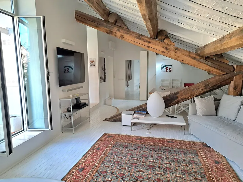 luxurious 150-square-meter penthouse at the Pantheon - Image 1