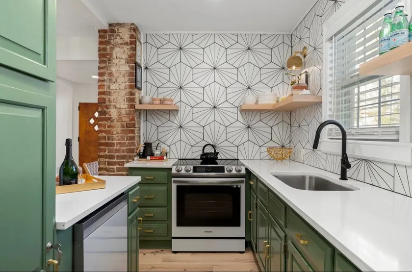 Richmond Heartthrob: A Stylish River City Retreat! - Image 1