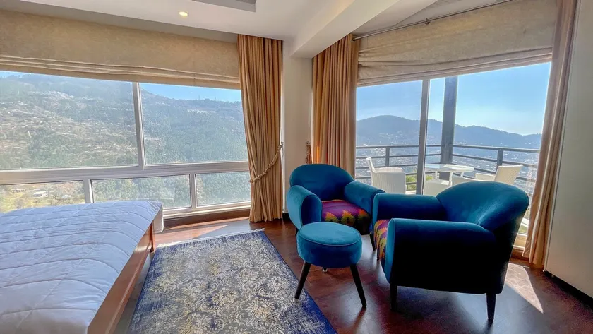 Luxury 2-Bed Apartment with majestic valley view - Image 1