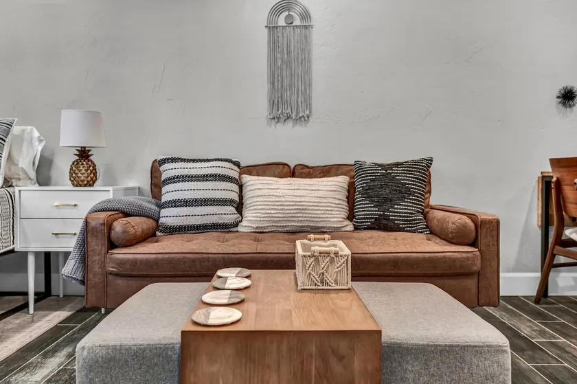 Detached Studio in Walkable Melrose - Image 1