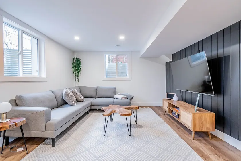 Spacious 3-Bedroom Lower Suite • Family & Wine - Image 1