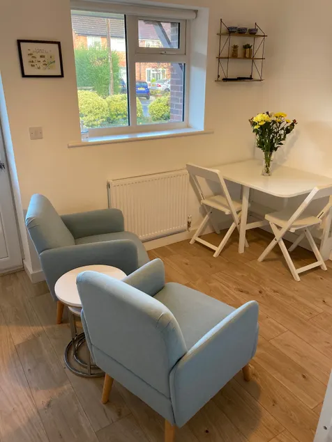 1 bedroom accommodation in Stratford-upon-Avon - Image 1