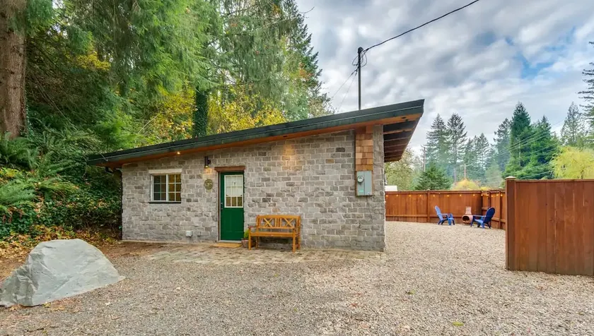 The Little Stone Cottage - Image 1