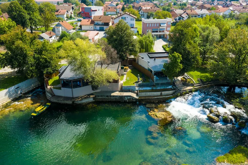 3 Bedroom House on the River Uni - Image 1