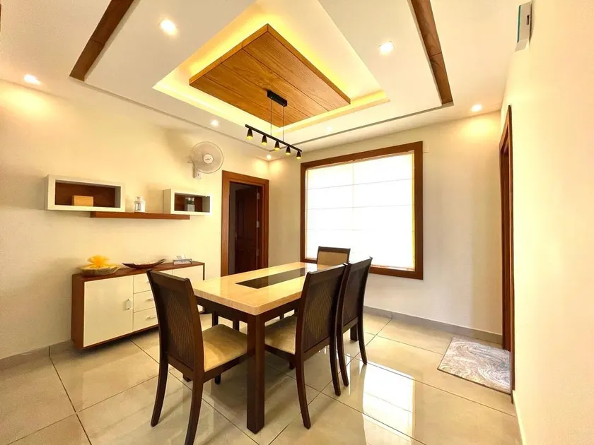 Sea view serviced apartment - Image 1