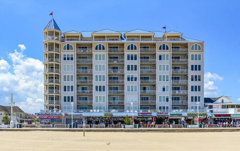 ⭐️Luxury Belmont Towers 402 Direct Ocean Front Pool Gym⭐️ - Image 1