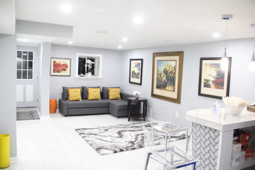 Beautiful 1 bedroom unit - Image 1