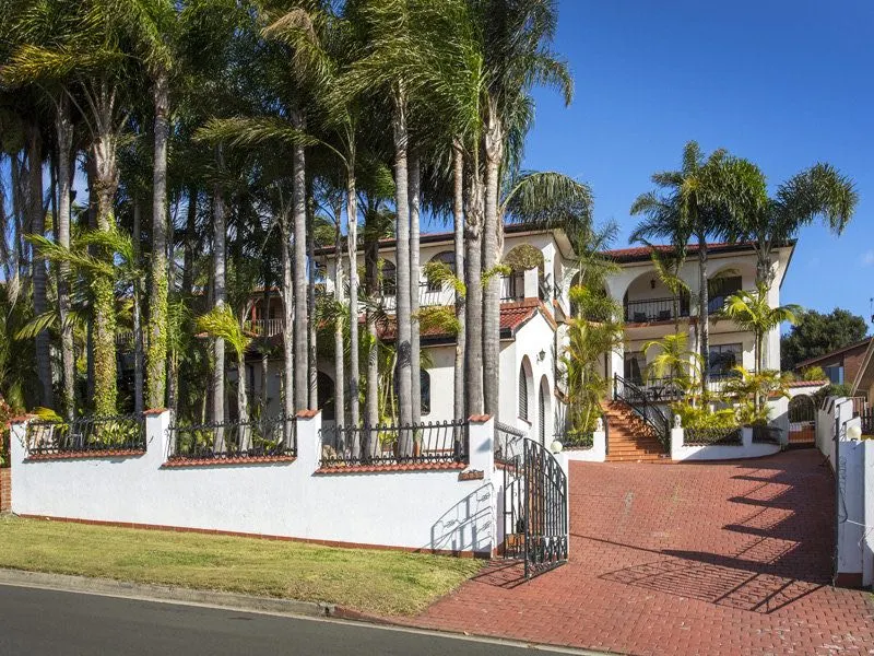White Castle - cheerful 4 bedrooms holiday house - Image 1
