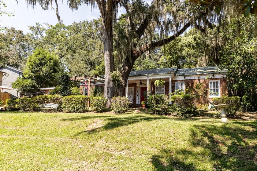 Cottages @ Lake Ella - Bungalow 1bd1b/kitchen - Image 1