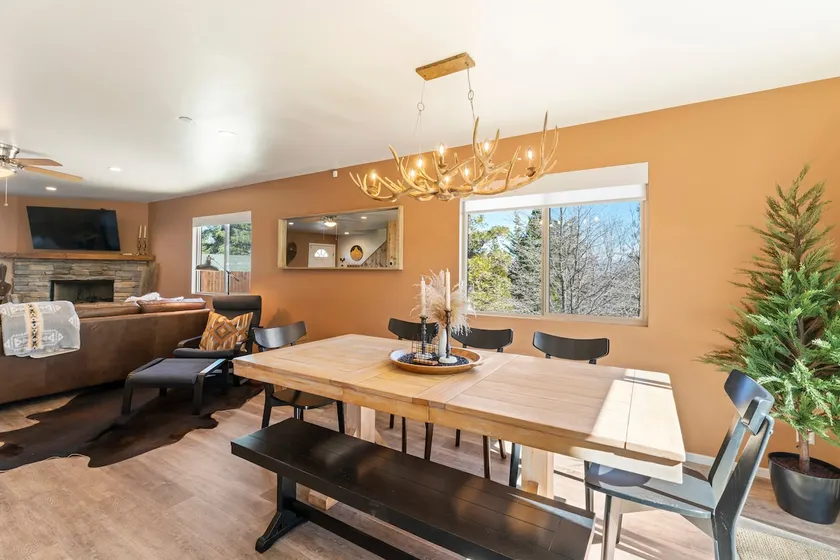 New*Culdesac w/ Level Entry & Pool Table Lounge - Image 1