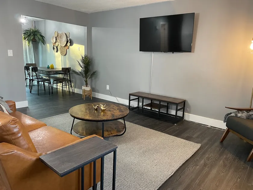 Lovely 3 Bedroom, Recently Updated, Great Location - Image 1