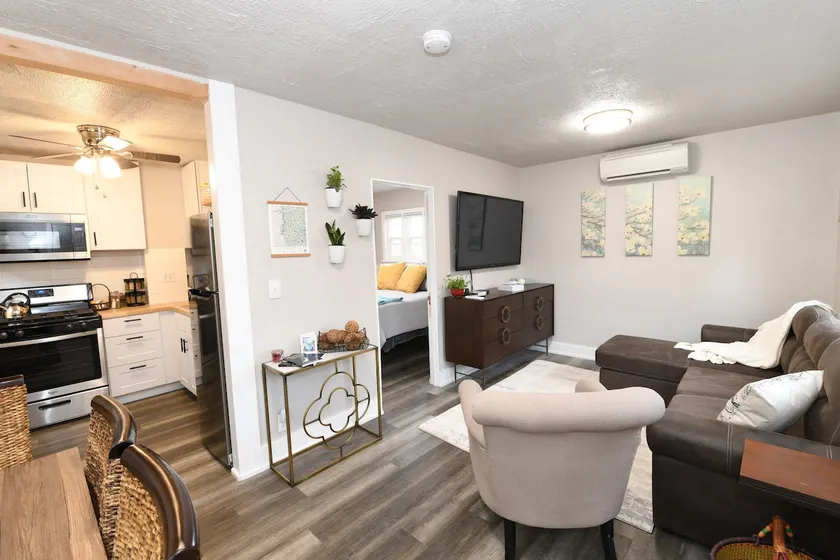 Cottage close to ski/trails/golf-private yard - Image 1