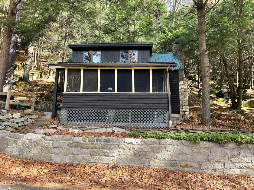 Retro River Otter Cottage River View, sleeps 4 - Image 1